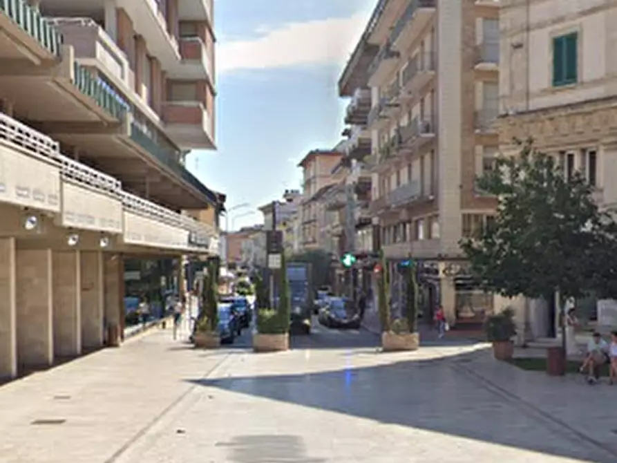 Immagine 4 di Appartamento in vendita  in Piazza del Popolo a Montecatini Terme