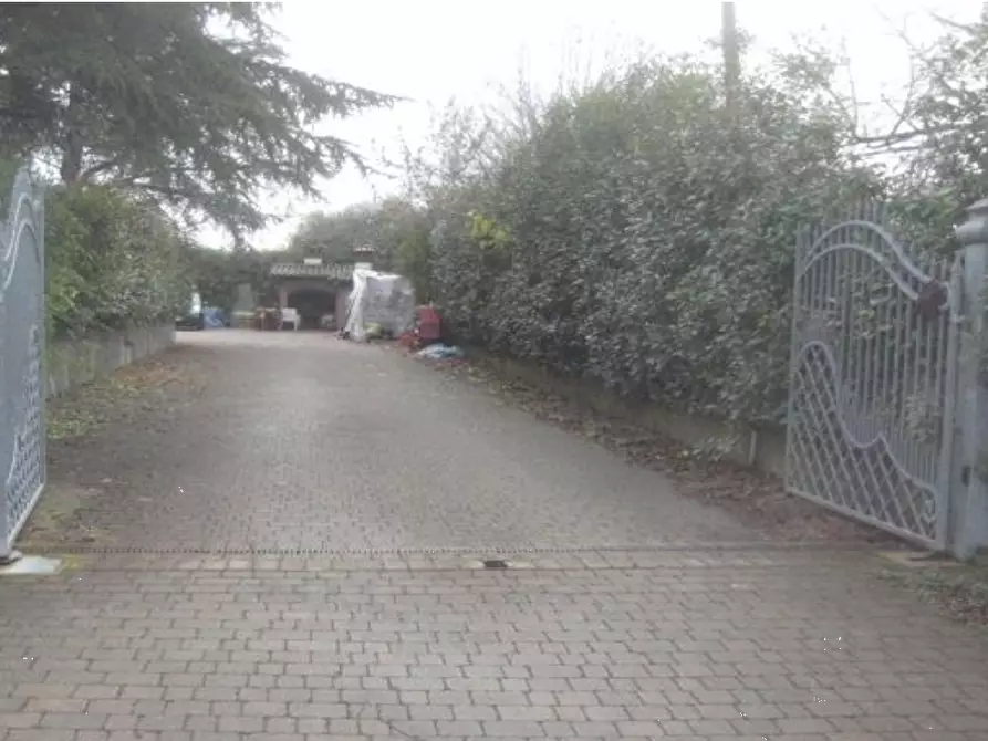 Immagine 1 di Garage in vendita  in Via Rimondello a Monteveglio