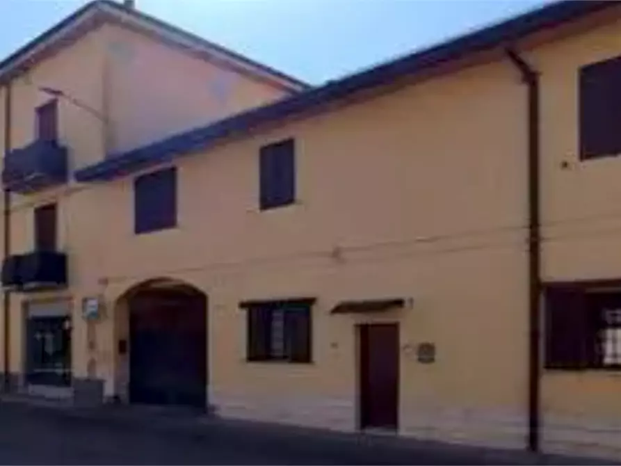 Immagine 1 di Appartamento in vendita  in Via Crivelli a Bascapè