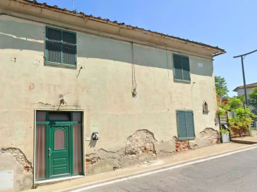 Immagine 8 di Porzione di villa in vendita  in Via Roma a Quarrata