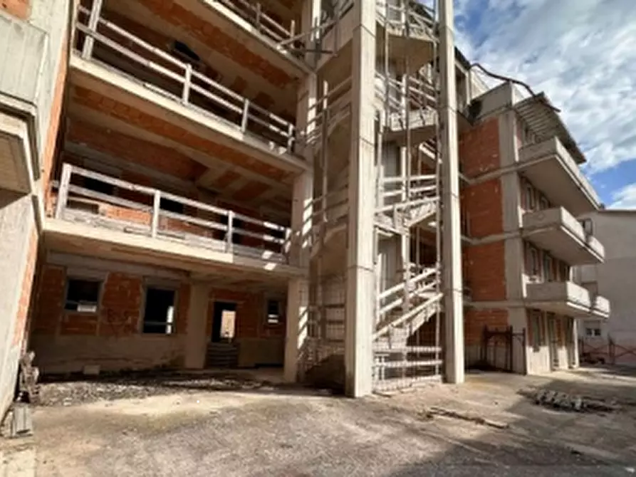 Immagine 3 di Stabile in vendita  in Via Curtatone  a Montegranaro