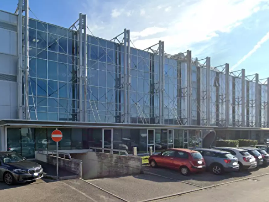 Immagine 1 di Posto auto in vendita  in Via Luigi Galvani a Pistoia