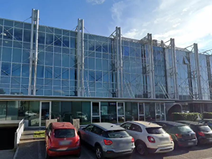 Immagine 4 di Posto auto in vendita  in Via Luigi Galvani a Pistoia