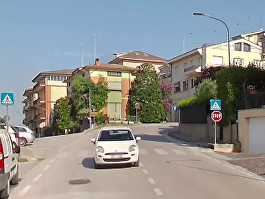 Immagine 5 di Appartamento in vendita  in Via Urbino a Monte Urano