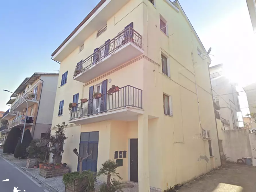 Immagine 1 di Laboratorio in vendita  in Via Alessandro Manzoni  a Montegranaro