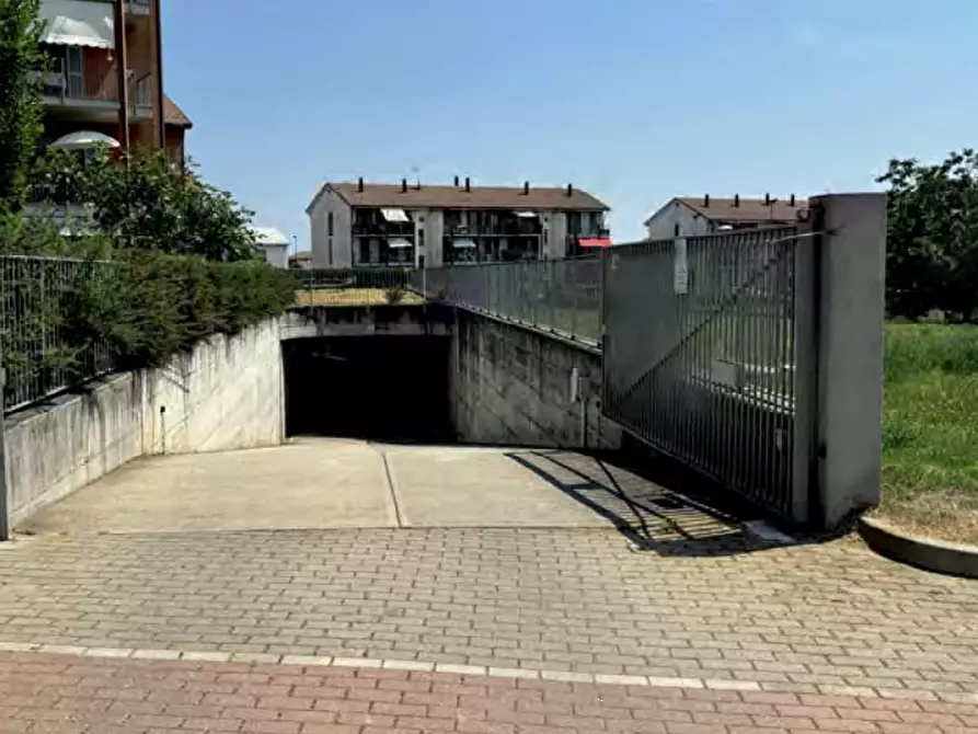 Immagine 3 di Garage in vendita  in Via Giacinto Giordano a Chieri