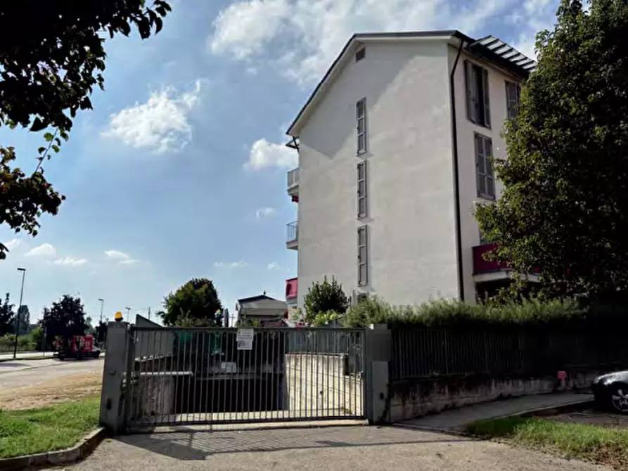 Immagine 6 di Garage in vendita  in Via Giacinto Giordano  a Chieri