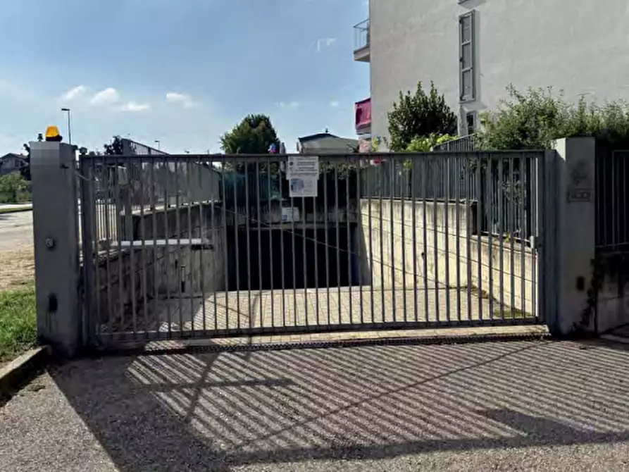 Immagine 7 di Garage in vendita  in Via Giacinto Giordano  a Chieri