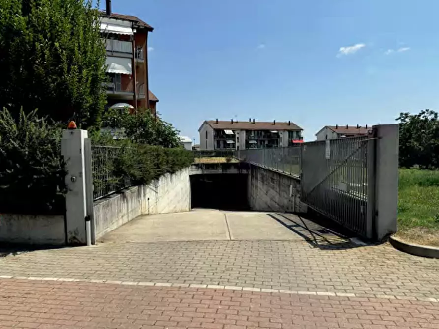 Immagine 8 di Garage in vendita  in Via Giacinto Giordano  a Chieri