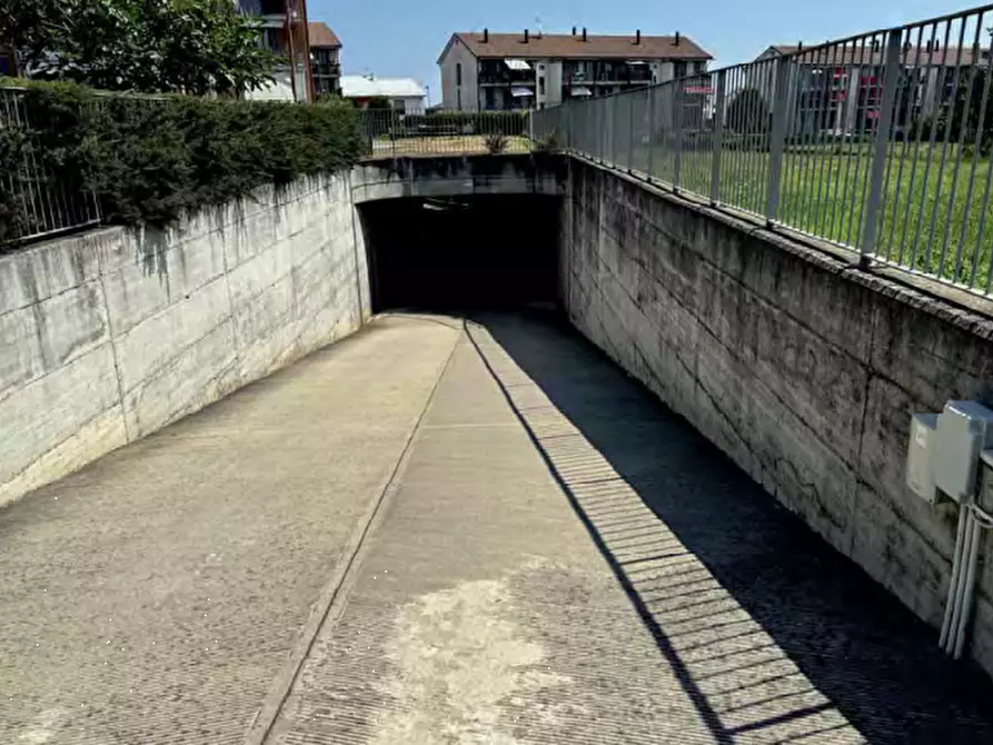 Immagine 9 di Garage in vendita  in Via Giacinto Giordano  a Chieri
