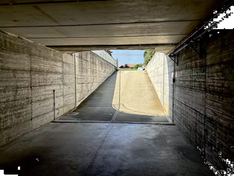 Immagine 10 di Garage in vendita  in Via Giacinto Giordano  a Chieri