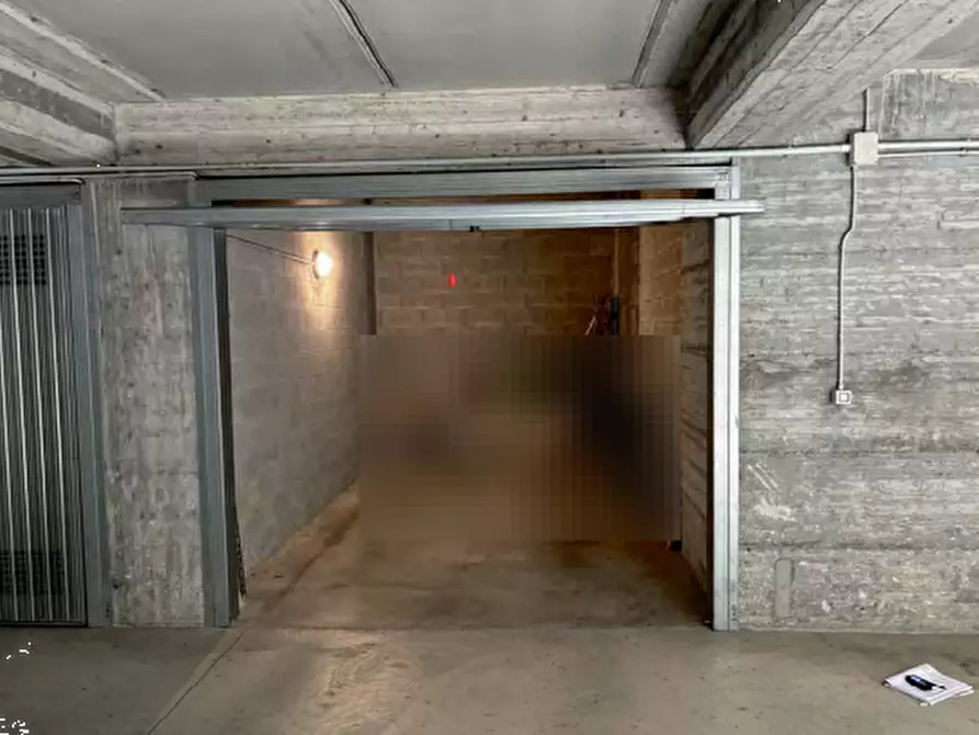 Immagine 21 di Garage in vendita  in Via Giacinto Giordano  a Chieri