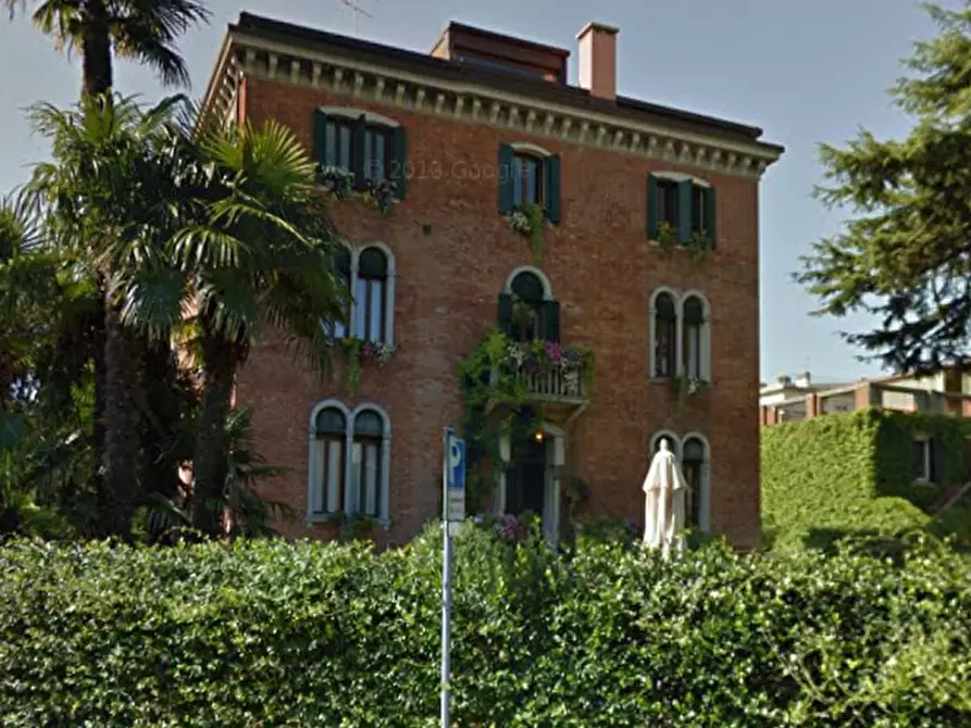 Immagine 3 di Stabile in vendita  in Via Lazzaro Mocenigo a Venezia