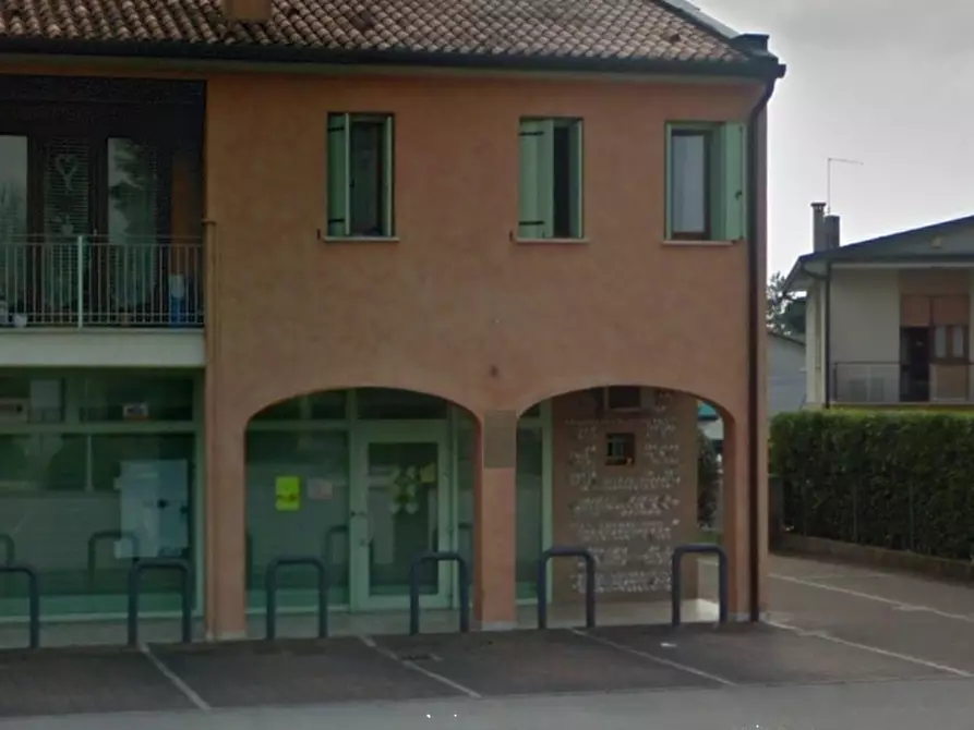 Immagine 4 di Negozio in vendita  in Piazza Vittorio Veneto a Breda Di Piave