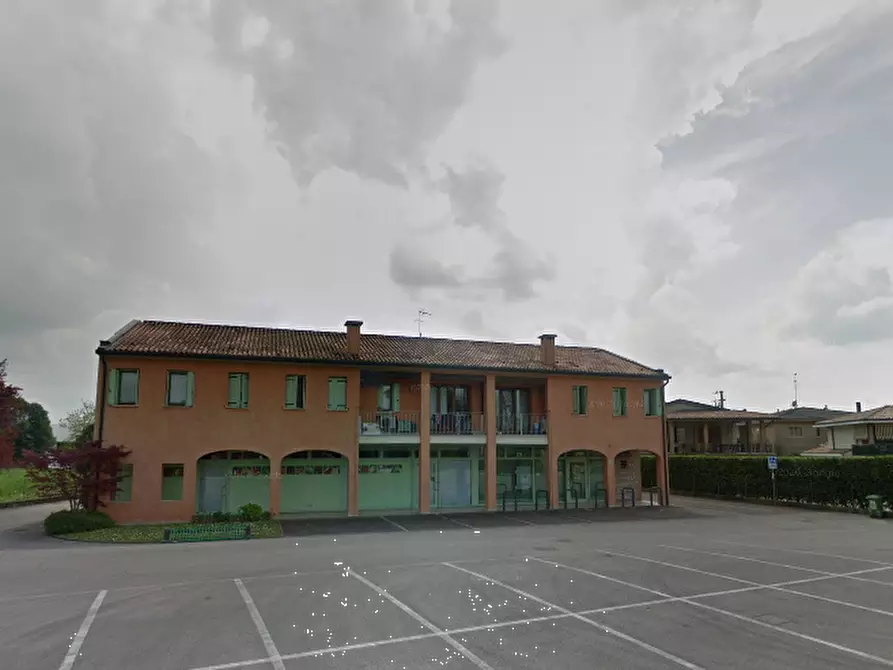 Immagine 6 di Negozio in vendita  in Piazza Vittorio Veneto a Breda Di Piave