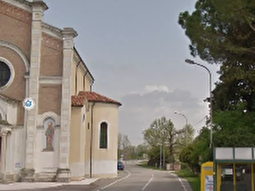 Immagine 9 di Negozio in vendita  in Piazza Vittorio Veneto a Breda Di Piave