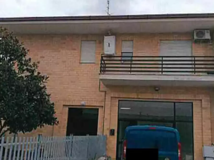 Immagine 2 di Ufficio in vendita  in Via Enrico De Nicola a Sant'elpidio A Mare