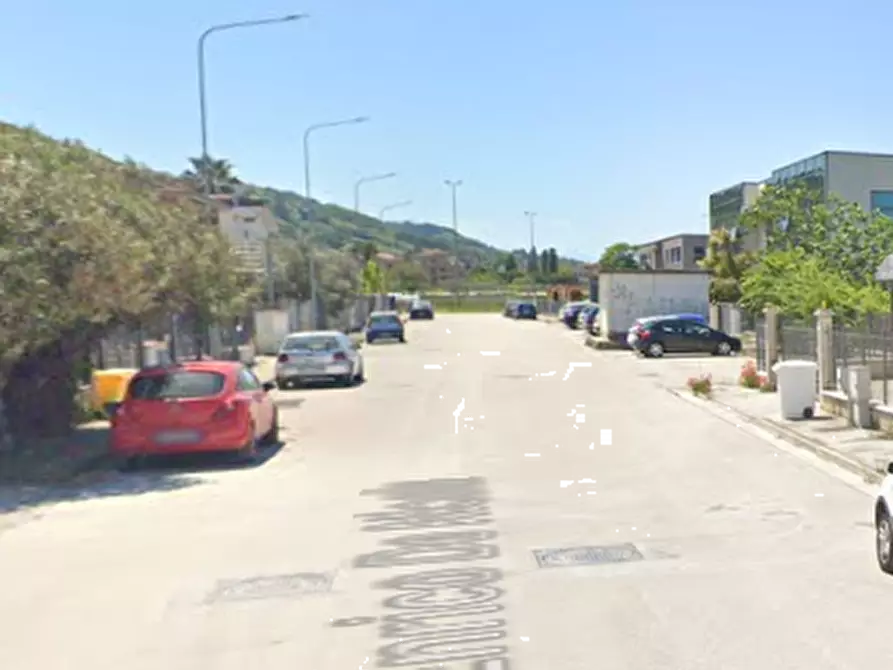 Immagine 8 di Ufficio in vendita  in Via Enrico De Nicola a Sant'elpidio A Mare