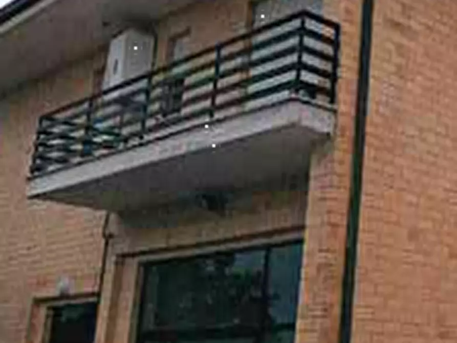 Immagine 2 di Laboratorio in vendita  in Via Enrico De Nicola a Sant'elpidio A Mare