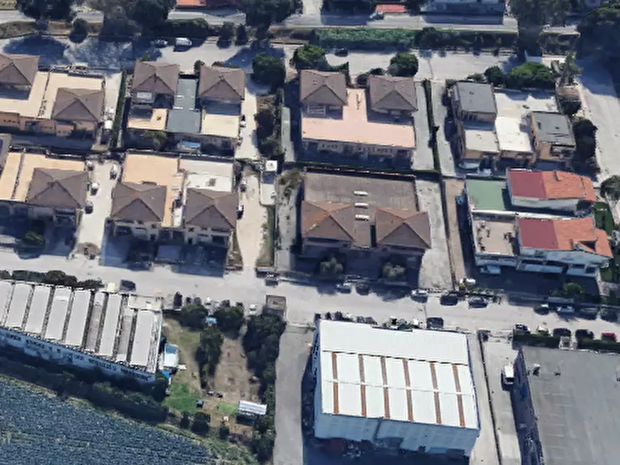 Immagine 10 di Laboratorio in vendita  in Via Enrico De Nicola a Sant'elpidio A Mare