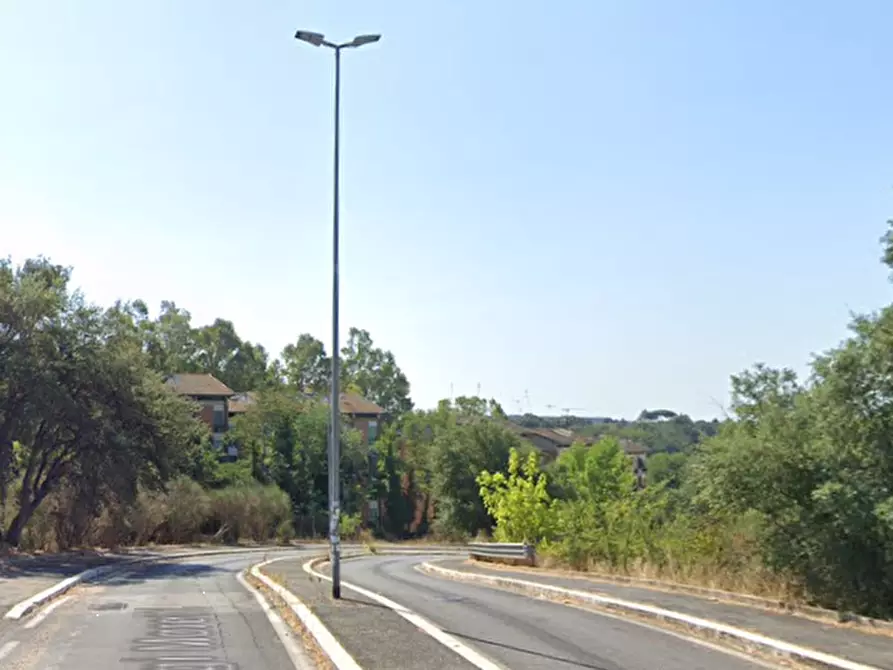 Immagine 8 di Garage in vendita  in Viale Luigi Moretti a Roma