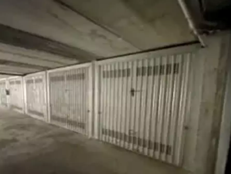Immagine 2 di Garage in vendita  in Via San Francesco d'Assisi a Giussano