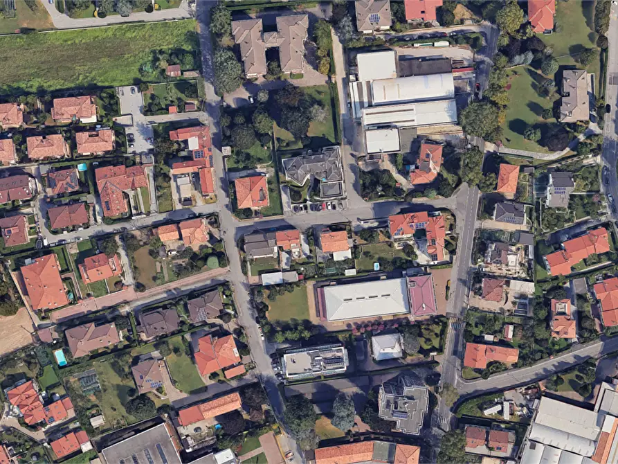 Immagine 10 di Garage in vendita  in Via San Francesco d'Assisi a Giussano