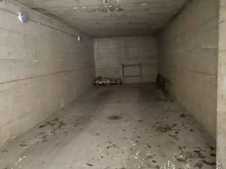 Immagine 1 di Garage in vendita  in Via San Francesco d'Assisi a Giussano