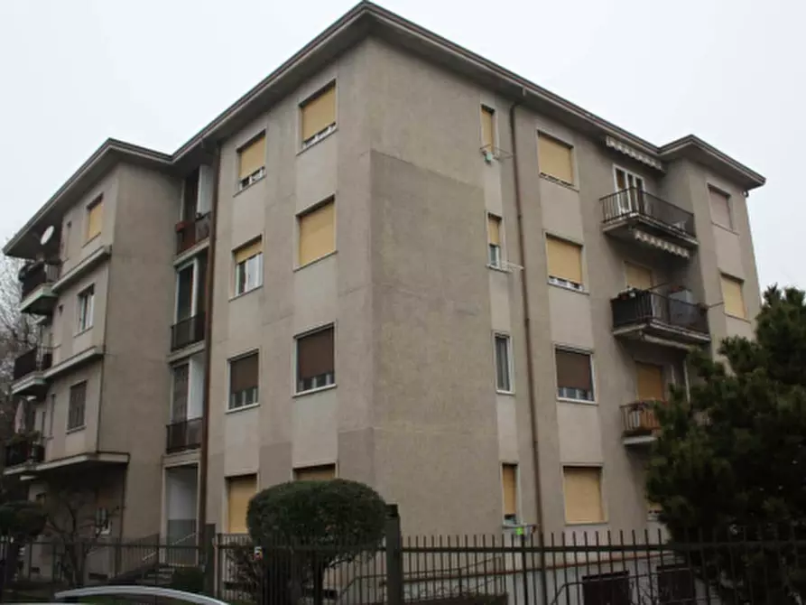 Immagine 2 di Appartamento in vendita  in  Via Giacomo Leopardi a Treviglio