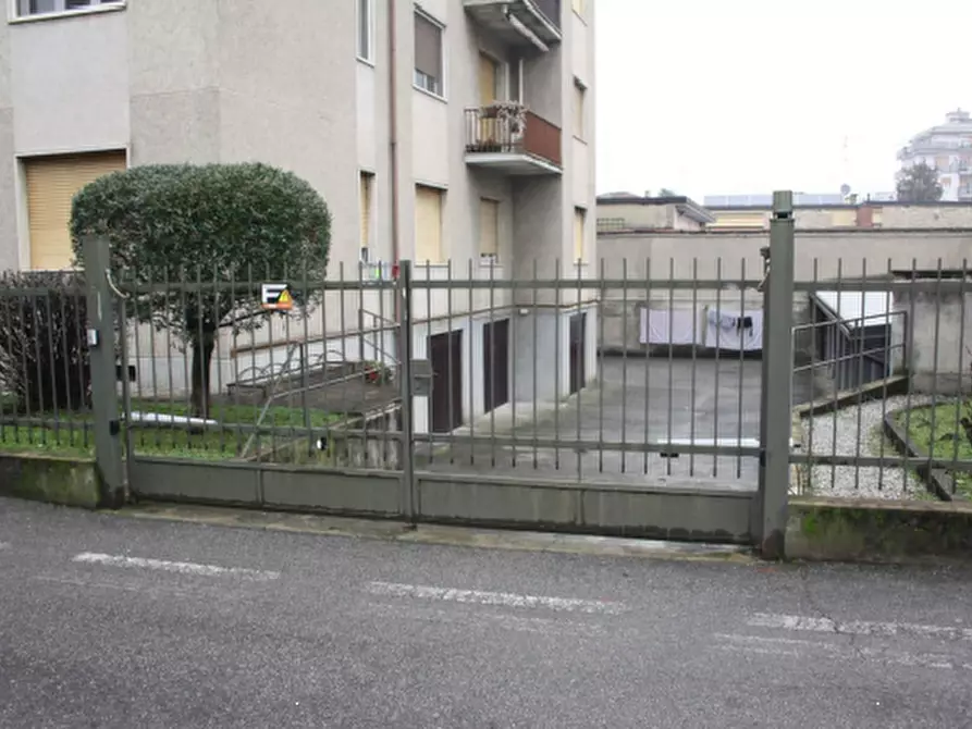 Immagine 10 di Appartamento in vendita  in  Via Giacomo Leopardi a Treviglio