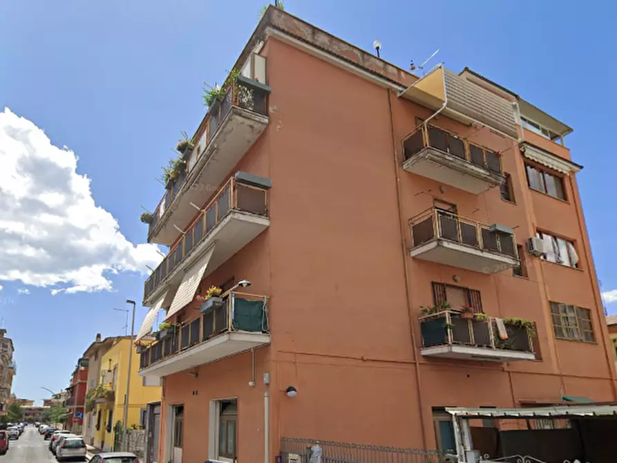 Immagine 2 di Appartamento in vendita  in Via Giulio Cesare a Aprilia