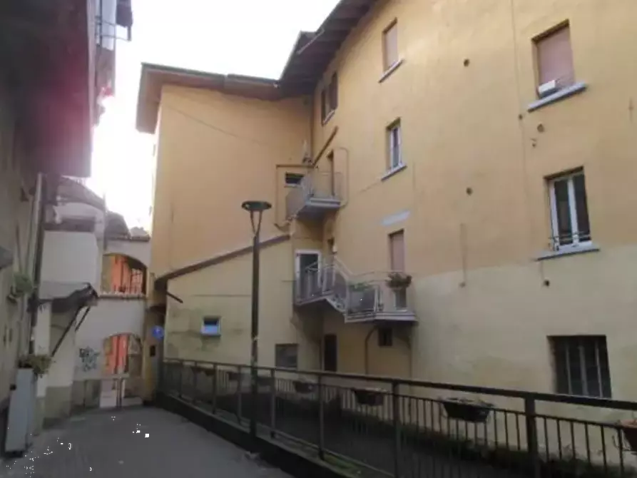 Immagine 2 di Appartamento in vendita  in Via S. Pietro a Alzano Lombardo