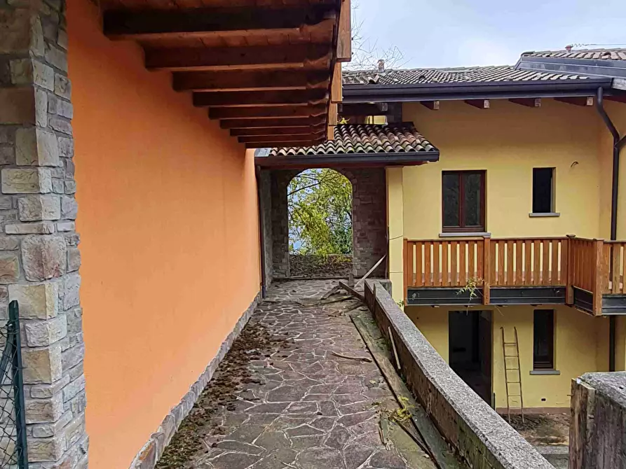 Immagine 7 di Appartamento in vendita  in Via Camarelli  a San Giovanni Bianco