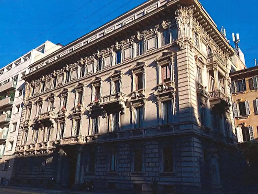 Immagine 1 di Appartamento in vendita  in Via Giosuè Carducci a Milano