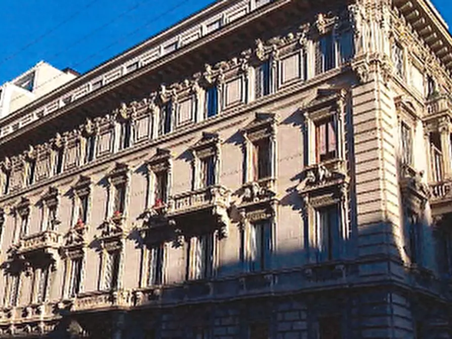 Immagine 4 di Appartamento in vendita  in Via Giosuè Carducci a Milano