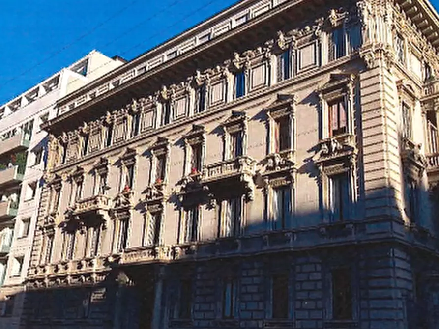 Immagine 8 di Appartamento in vendita  in Via Giosuè Carducci a Milano