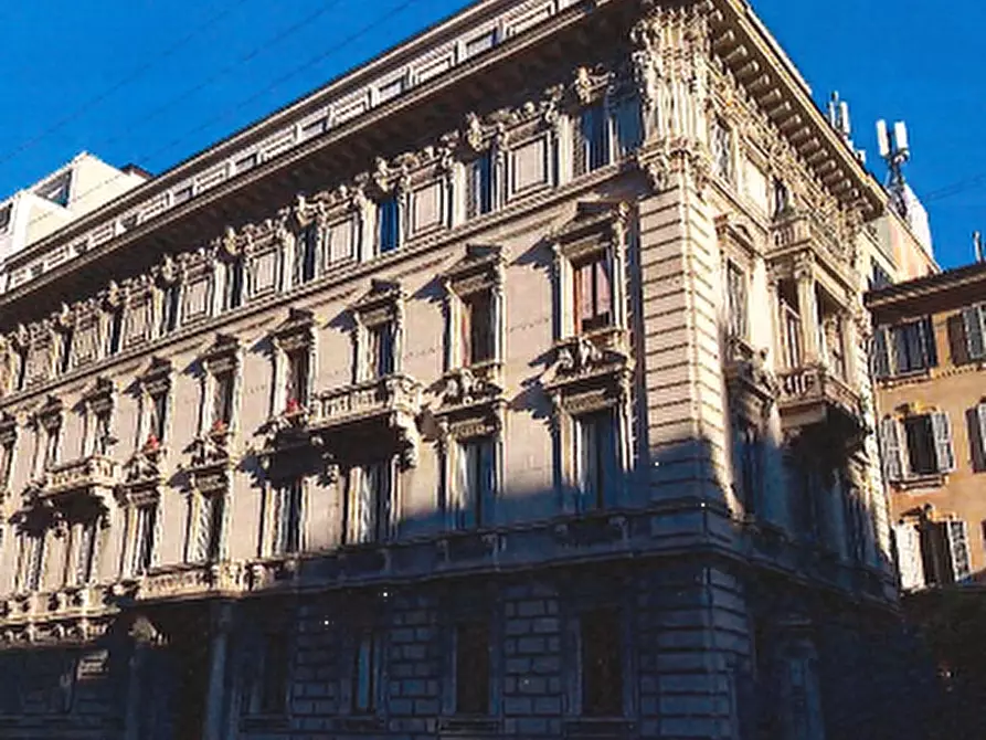 Immagine 9 di Appartamento in vendita  in Via Giosuè Carducci a Milano