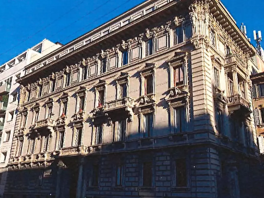 Immagine 10 di Appartamento in vendita  in Via Giosuè Carducci a Milano