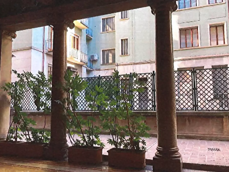 Immagine 23 di Appartamento in vendita  in Via Giosuè Carducci a Milano