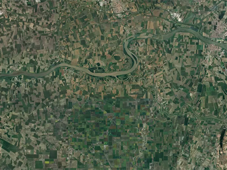 Immagine 8 di Appartamento in vendita  in Via Filippo Pivanti a Riva Del Po