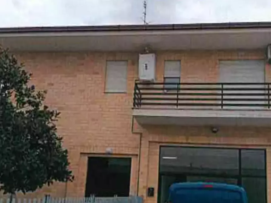 Immagine 2 di Ufficio in vendita  in Via Enrico De Nicola a Sant'elpidio A Mare