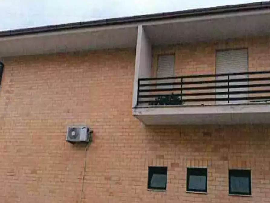 Immagine 3 di Ufficio in vendita  in Via Enrico De Nicola a Sant'elpidio A Mare