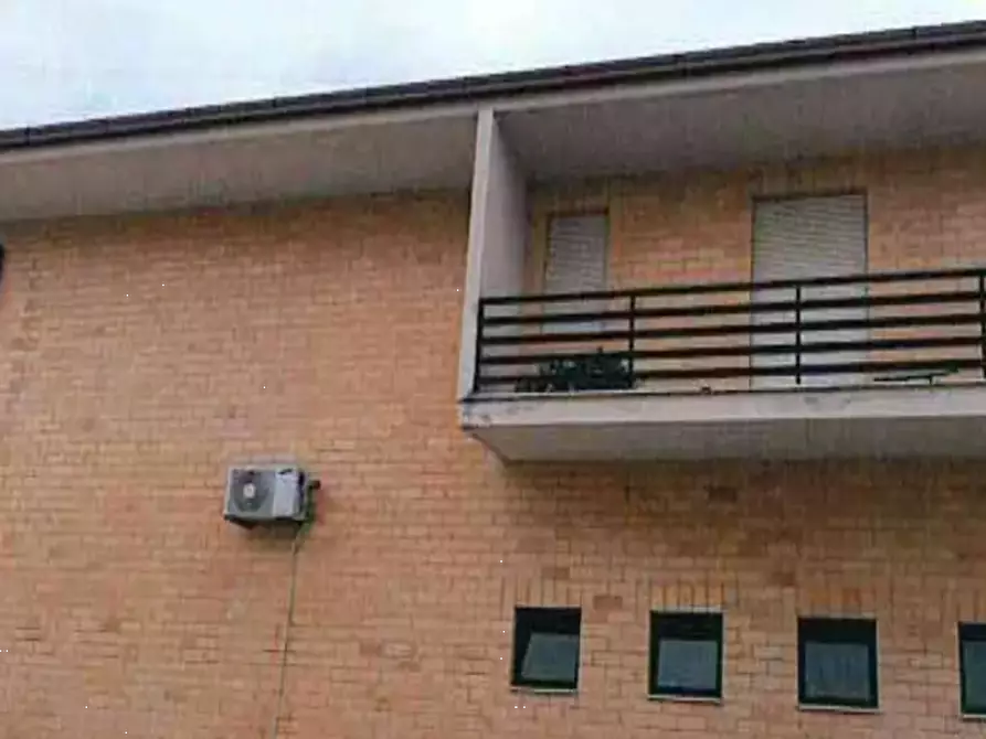 Immagine 4 di Ufficio in vendita  in Via Enrico De Nicola a Sant'elpidio A Mare