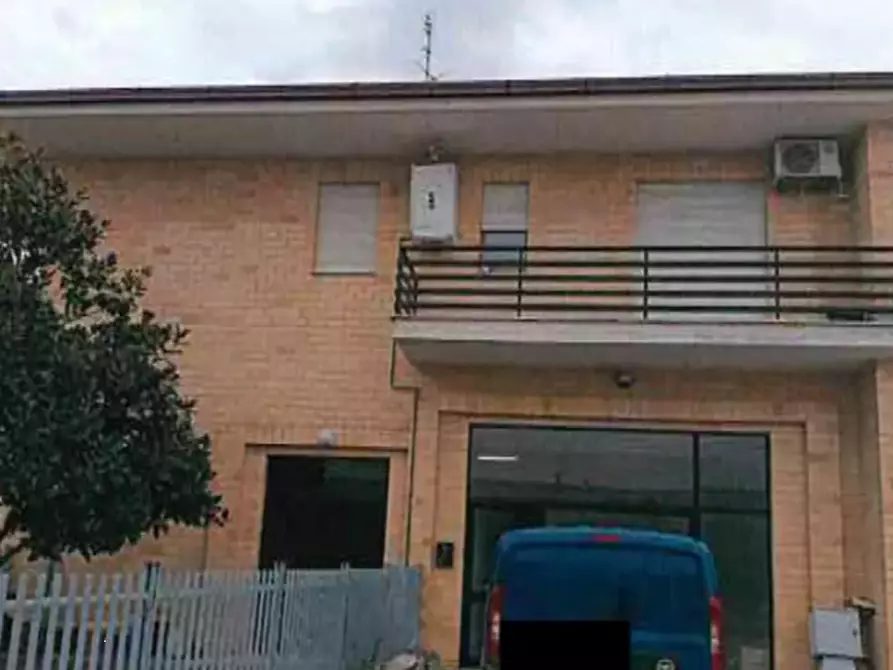 Immagine 5 di Ufficio in vendita  in Via Enrico De Nicola a Sant'elpidio A Mare