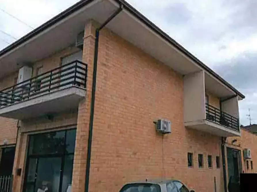 Immagine 6 di Ufficio in vendita  in Via Enrico De Nicola a Sant'elpidio A Mare