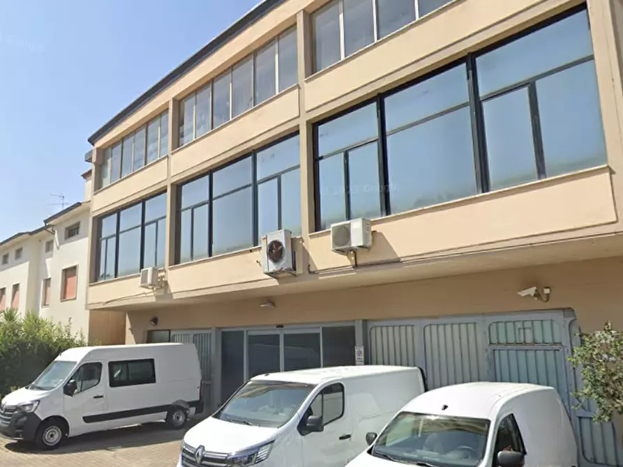 Immagine 1 di Ufficio in vendita  in  Via Lorenzo Ghiberti a Pistoia