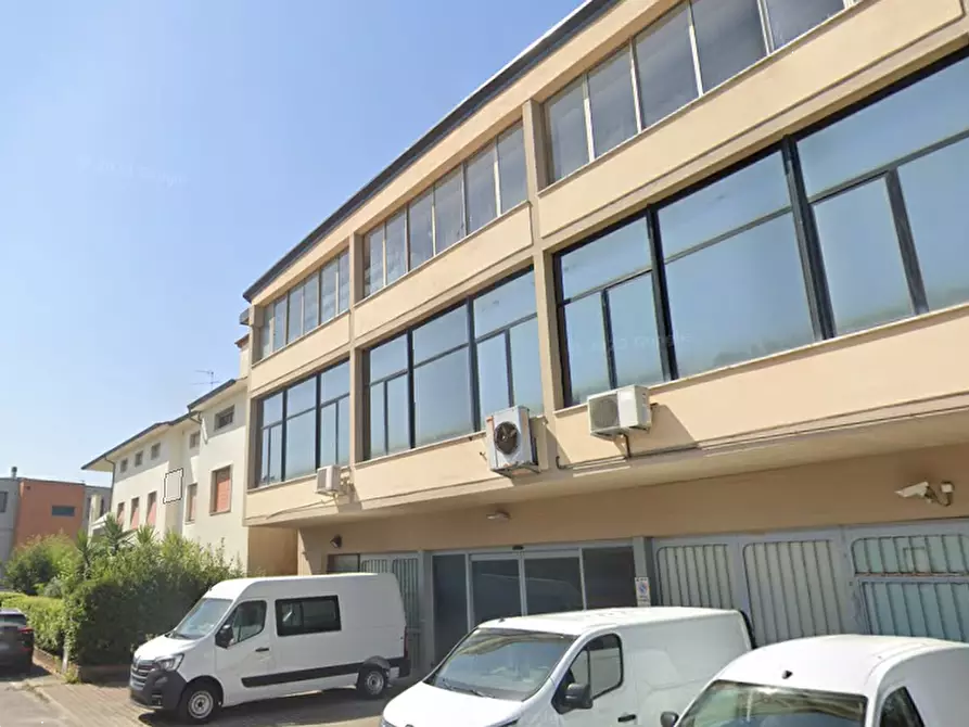 Immagine 5 di Ufficio in vendita  in  Via Lorenzo Ghiberti a Pistoia