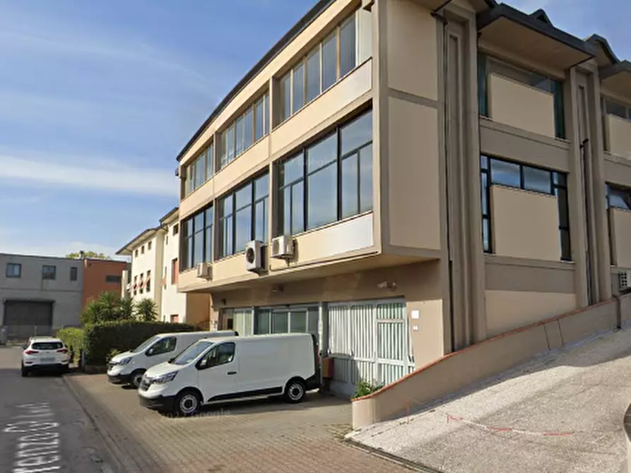 Immagine 7 di Ufficio in vendita  in  Via Lorenzo Ghiberti a Pistoia