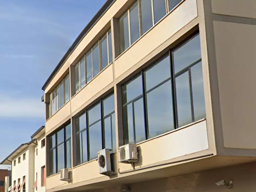 Immagine 9 di Ufficio in vendita  in  Via Lorenzo Ghiberti a Pistoia