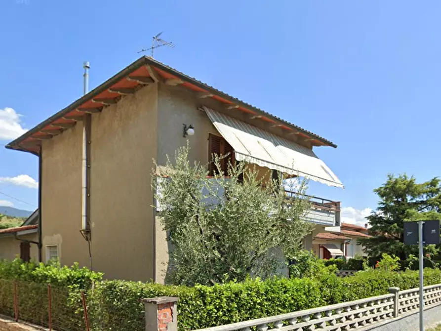 Immagine 3 di Appartamento in vendita  in Via Montalese a Pistoia